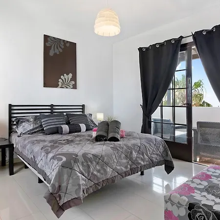 Hibiscus Villa *